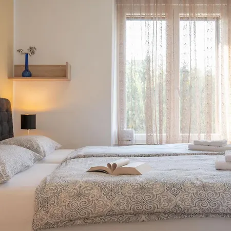 Comfy For Two Apartment Pula